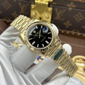 Rolex Daydate 211g Black Dial Yellow gold