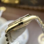 Rolex Daydate 211g Black Dial Yellow gold